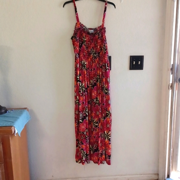 Avenue Dresses & Skirts - Floral Print Maxi Dress